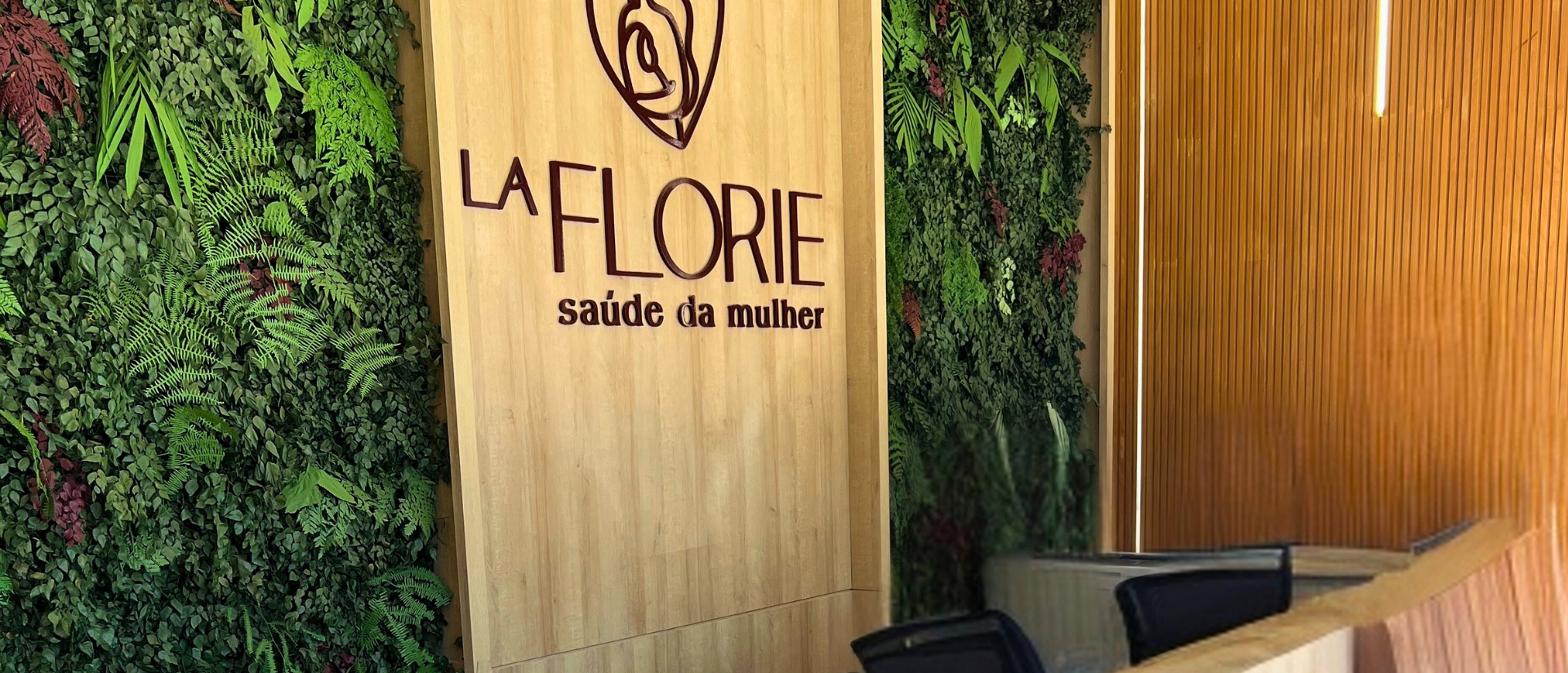 Recepção da Clinica La Florie, onde o Dr. Eduardo Cristófoli, GInecologista em Londrina.